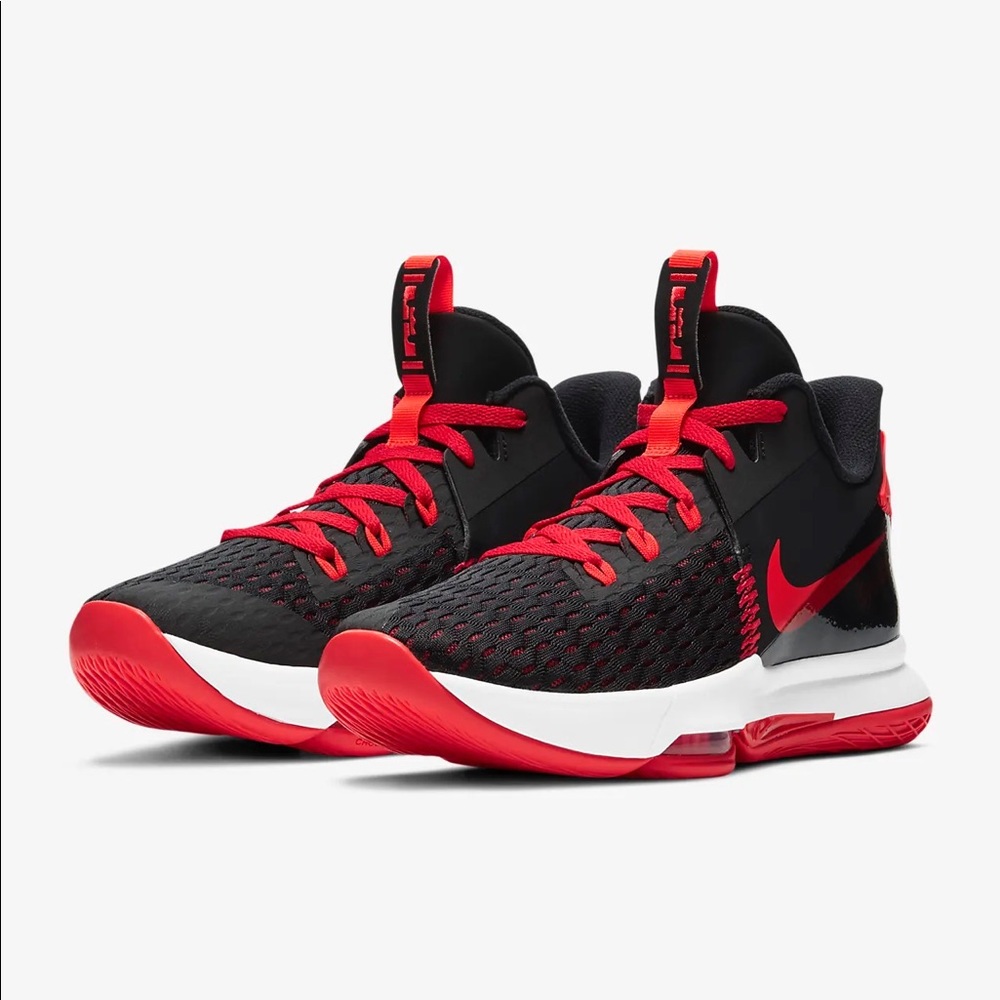 LeBron NIKE Witness 5 - NEVER WORN